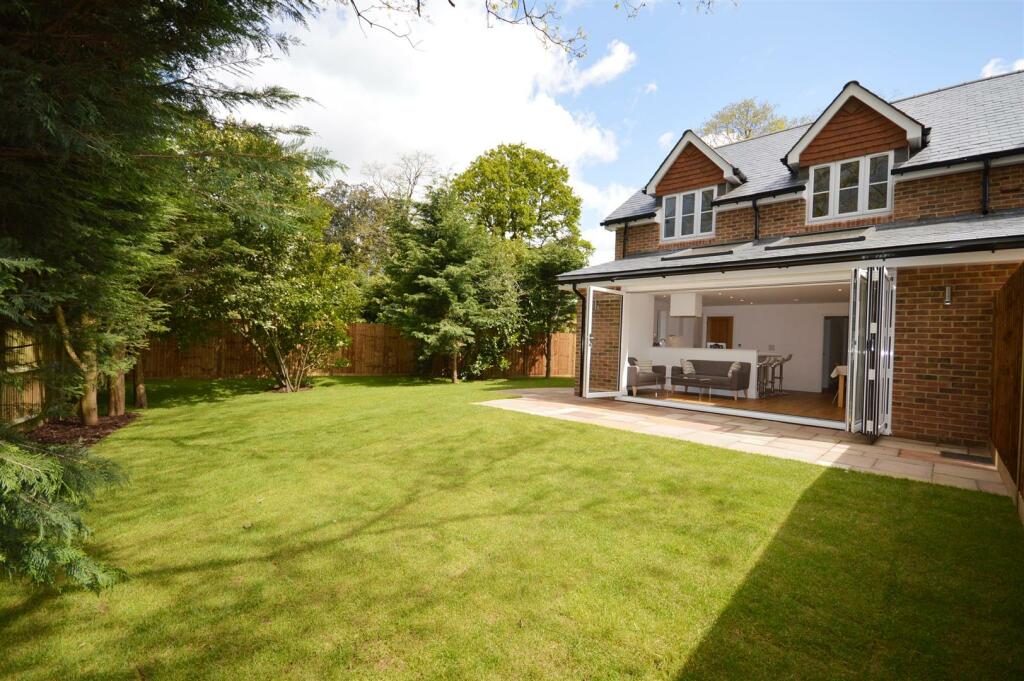 38 Midhurst Road side right to left1.jpg