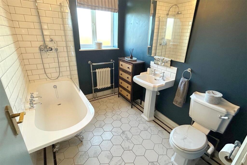 Bathroom/Wc