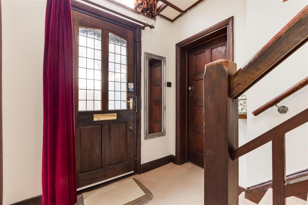 house-tudor-close-cheam-118.jpg