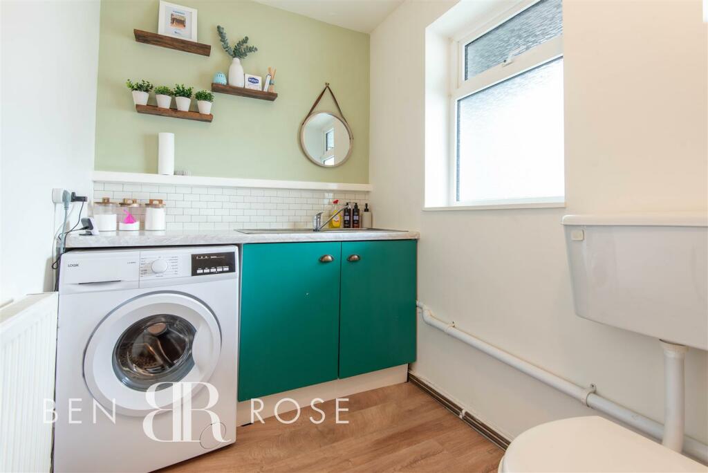 Utility Room/WC