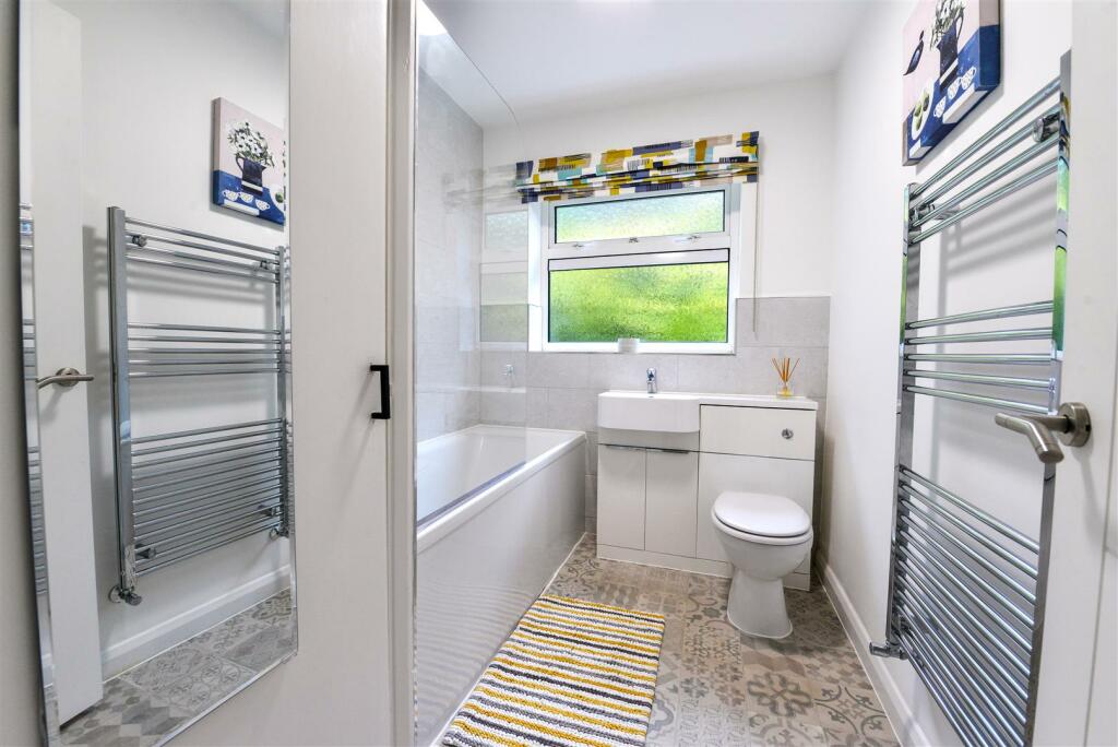 14 53a Holbrook Road.jpg