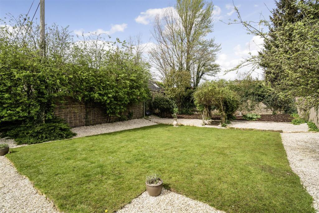 68186_Parkers Cottage Naunton (33).jpg