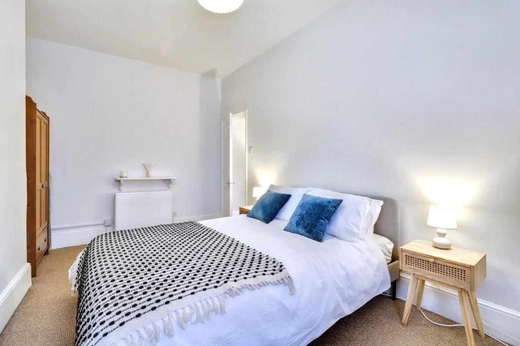 Bedroom c.JPG