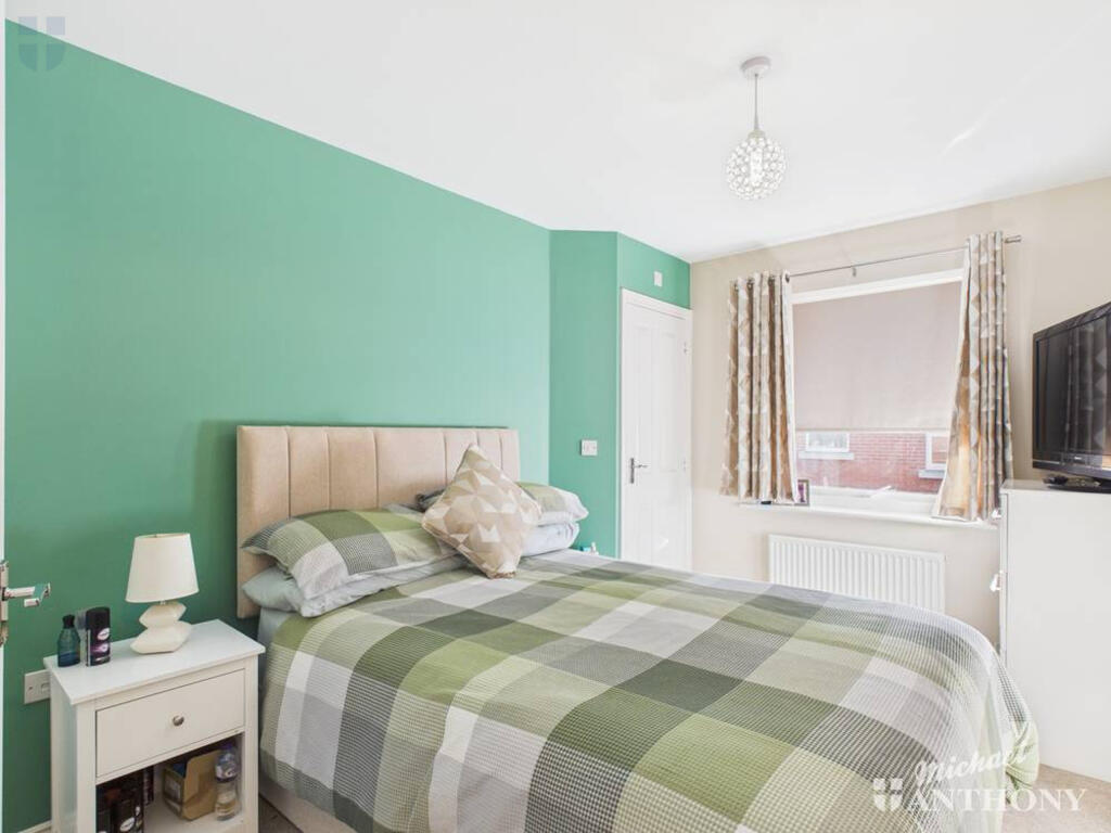 CAM03218G0-PR0830-STILL008-thumbnail-h750-70