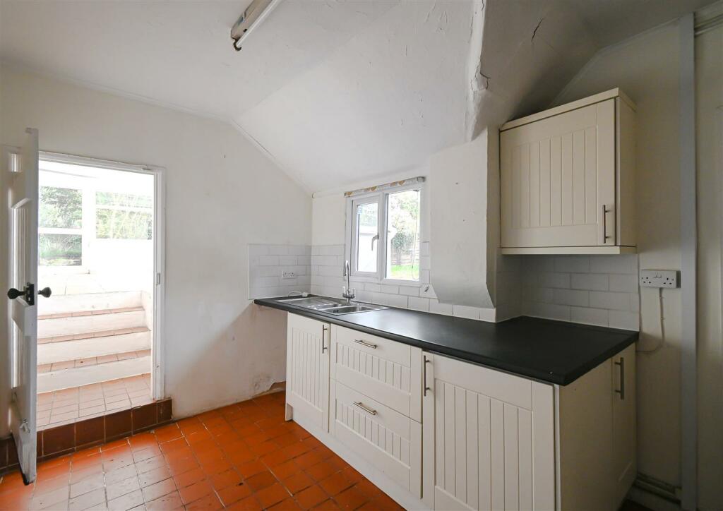 146 Broad Oak-09.jpg