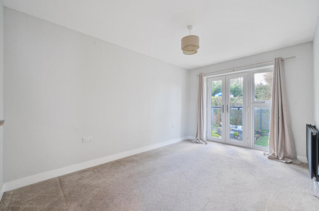 1382617-12-691f2a...