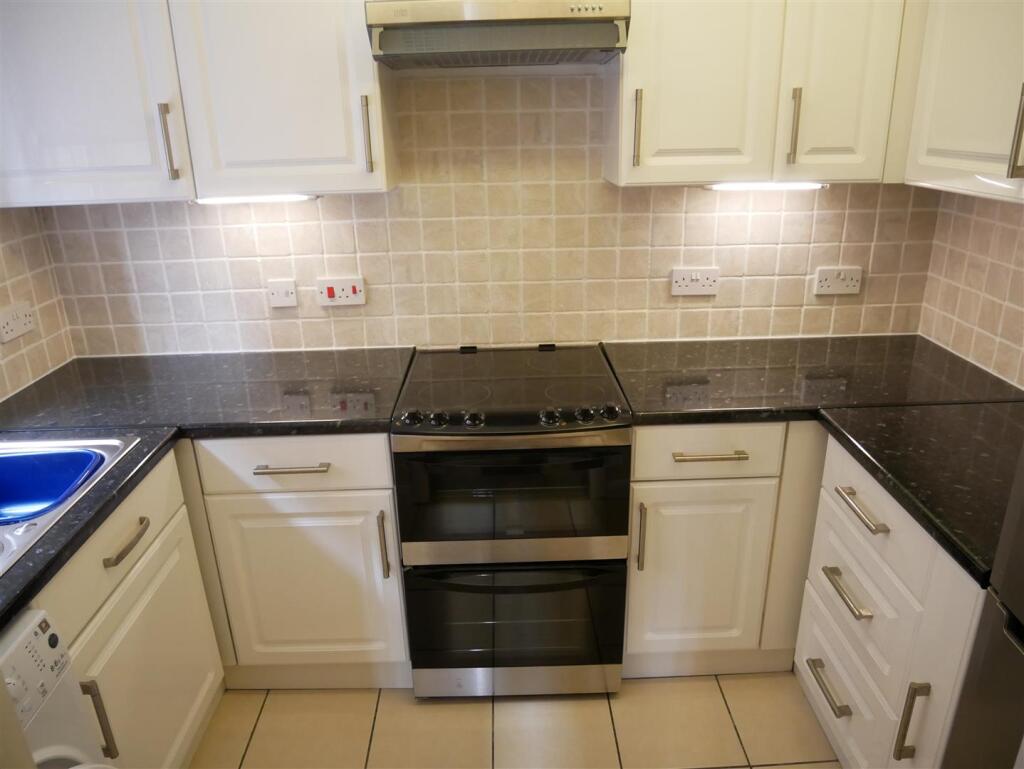 Roffey Court, Swynford Gardens, Hendon NW4 4XN