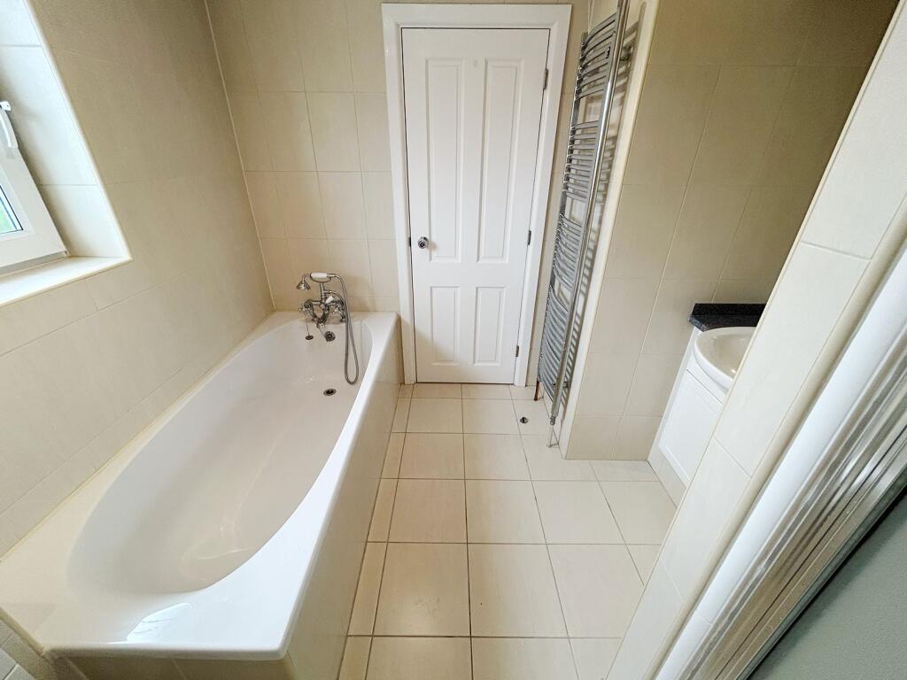 Jack and Jill ensuite