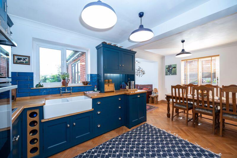 Living dining kitchen