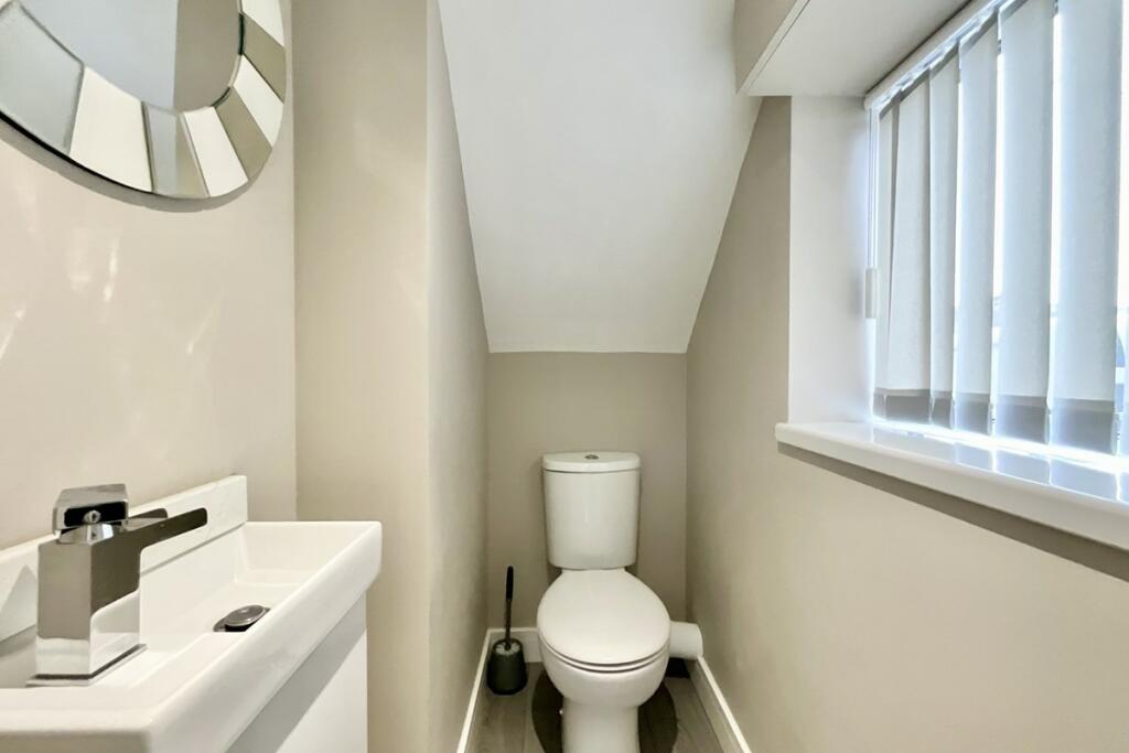 downstairs wc