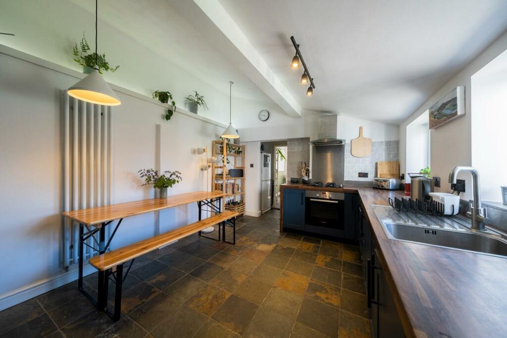 1 Beaconsfield Cottages-001.JPG