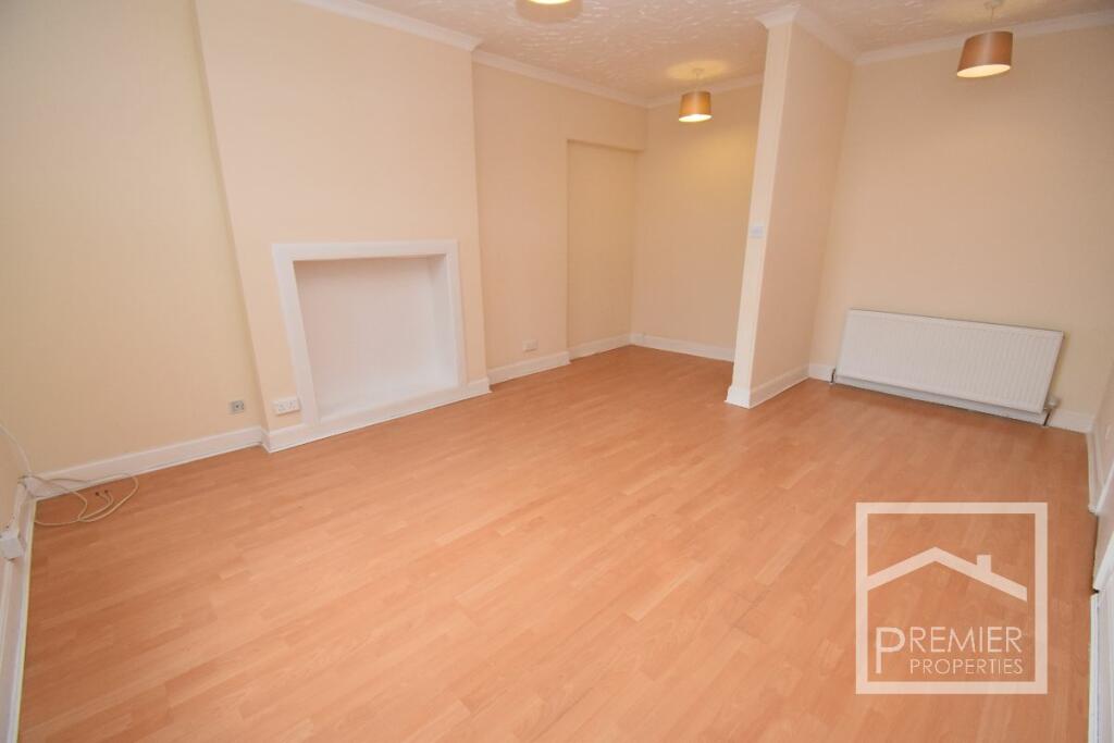 Lounge/Dining Area