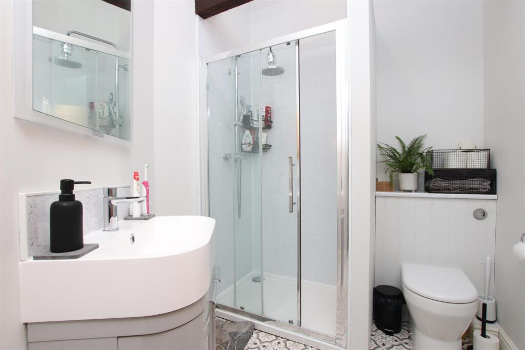 Shower room.JPG