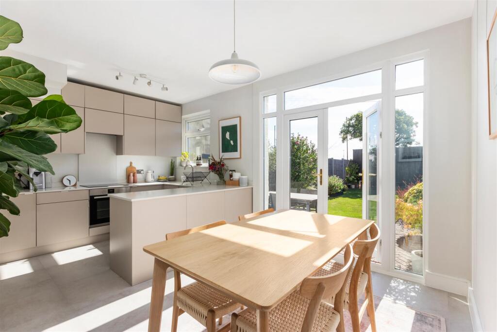Kitchen/Dining Room