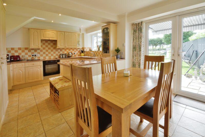 Breakfast room, open to kitchen