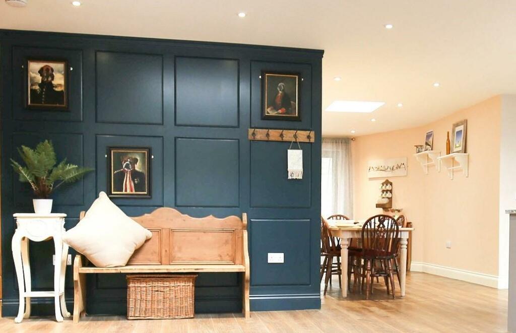 Hallway 2.jpg