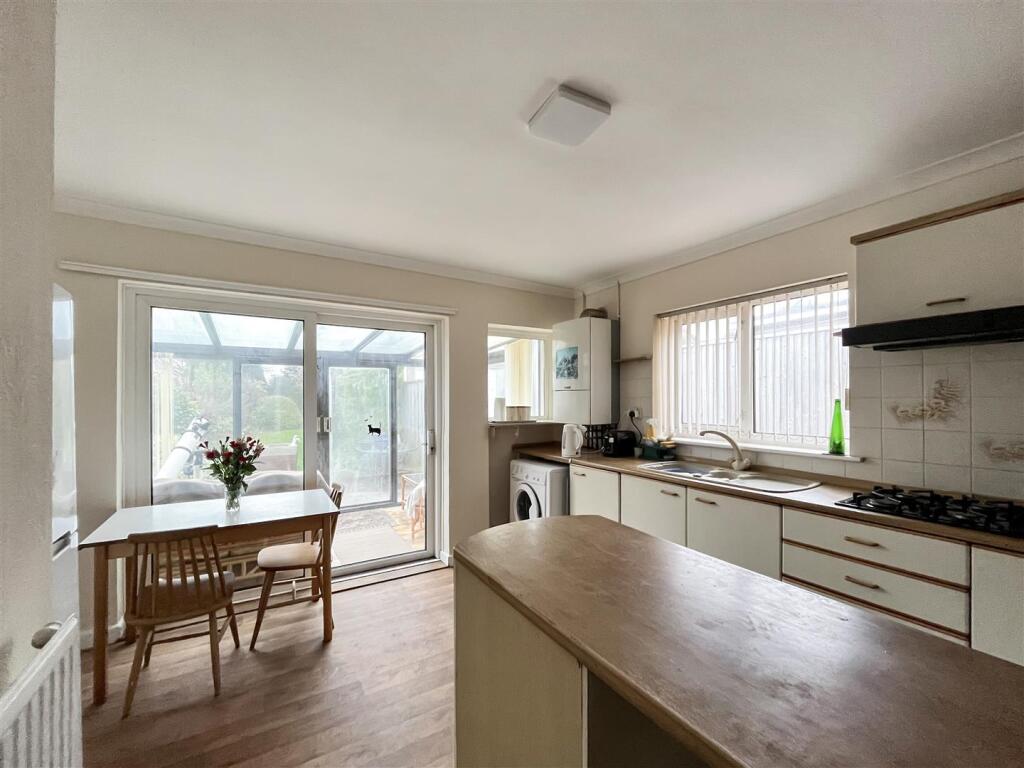 Kitchen/Breakfast Room