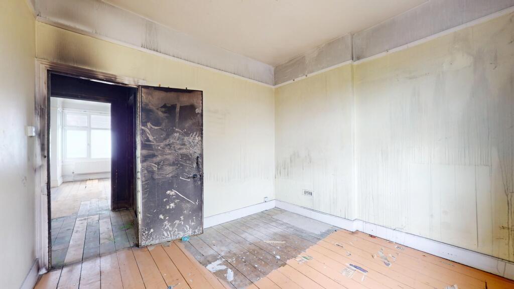 9 Arragon Gardens, Streatham, London, SW16 5LY