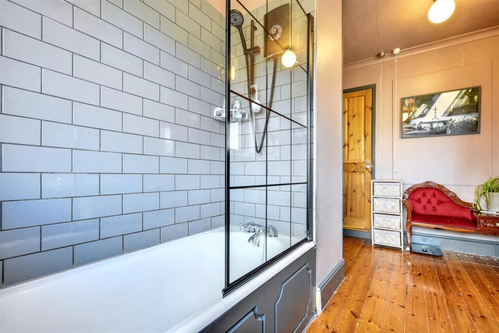 Bathroom_1.jpeg