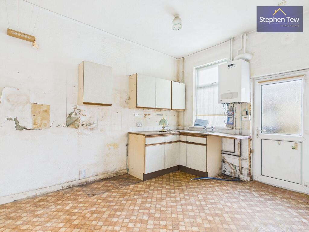 Kitchen/ Dining Room