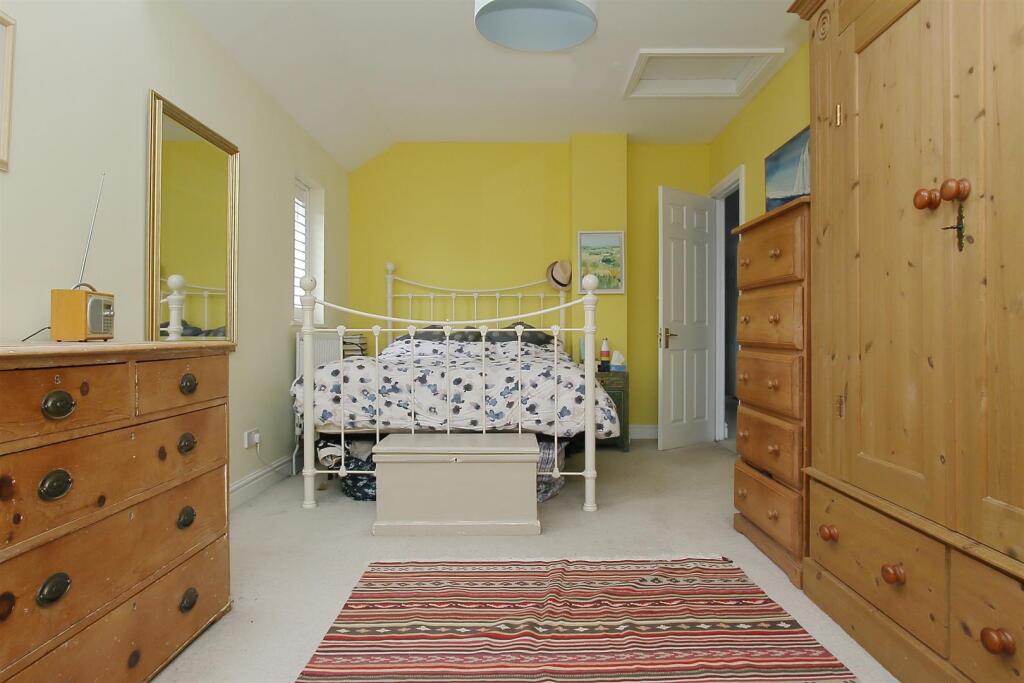 The Arches - Main Bedroom