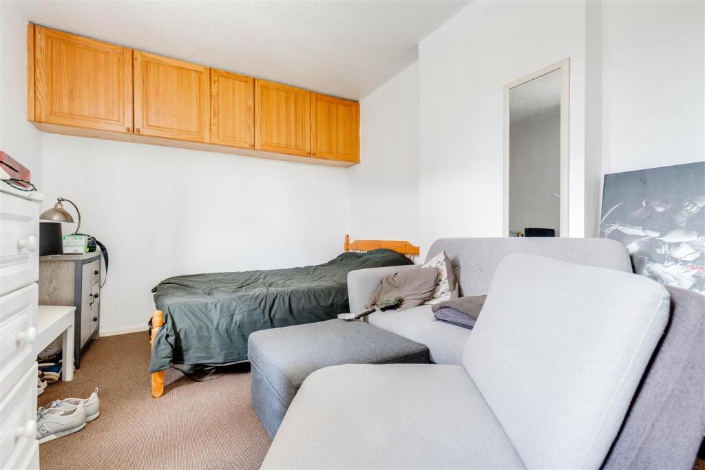12. Bed 5.jpg