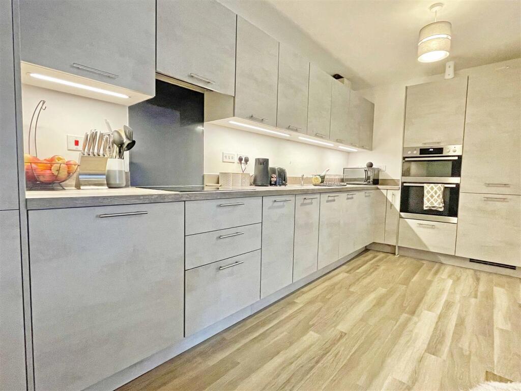 Kitchen1.jpg