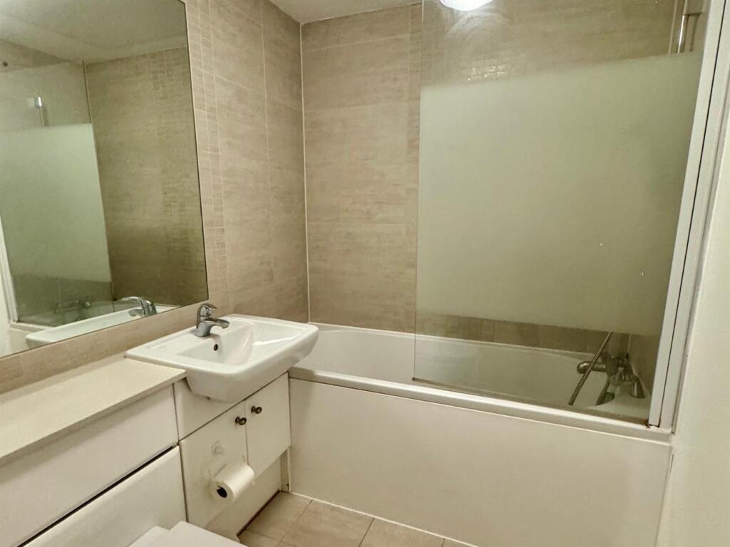 Bathroom.jpg