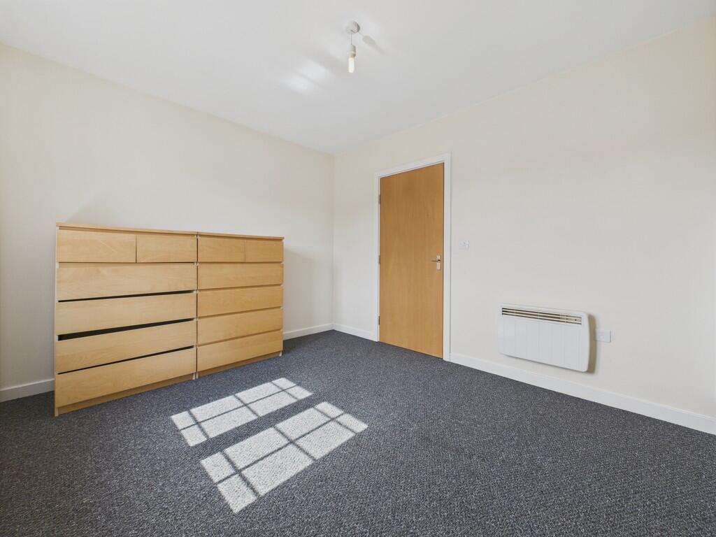 CAM04273G0-PR0152...