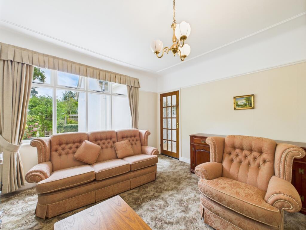 CAM02386G0-PR0138-STILL025