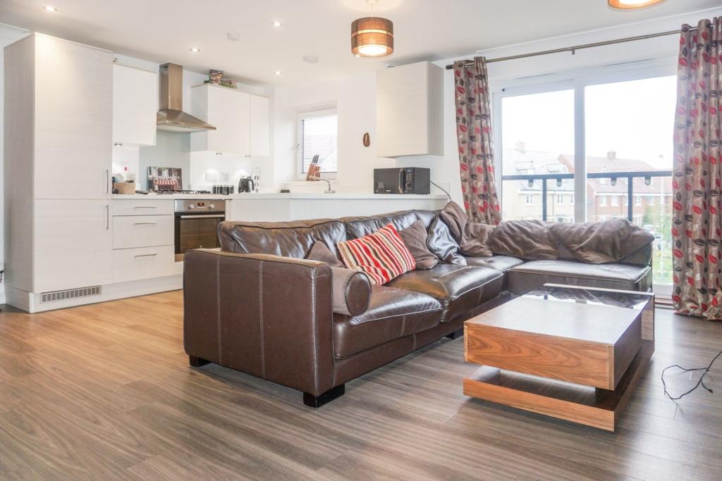 Lounge / Kitchen