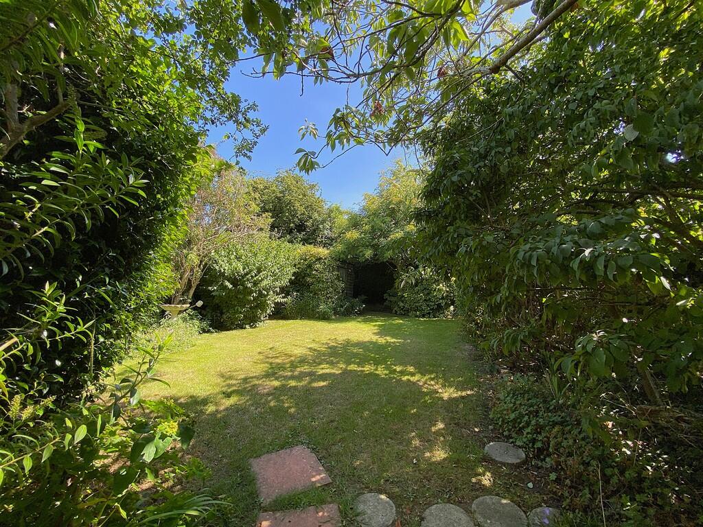 Mature rear garde...