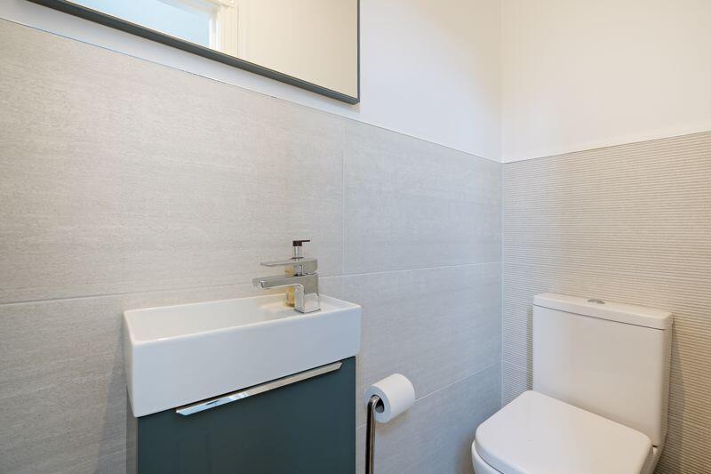 Modern Cloakroom/WC