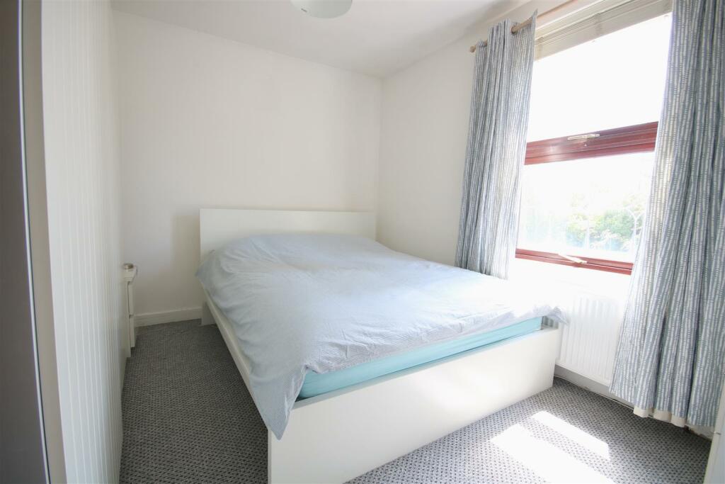 bed1.JPG