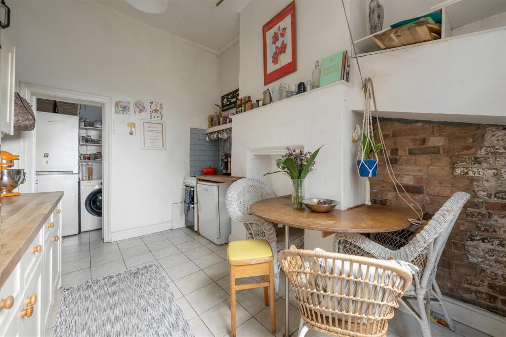 Lower Clapton Road, E5