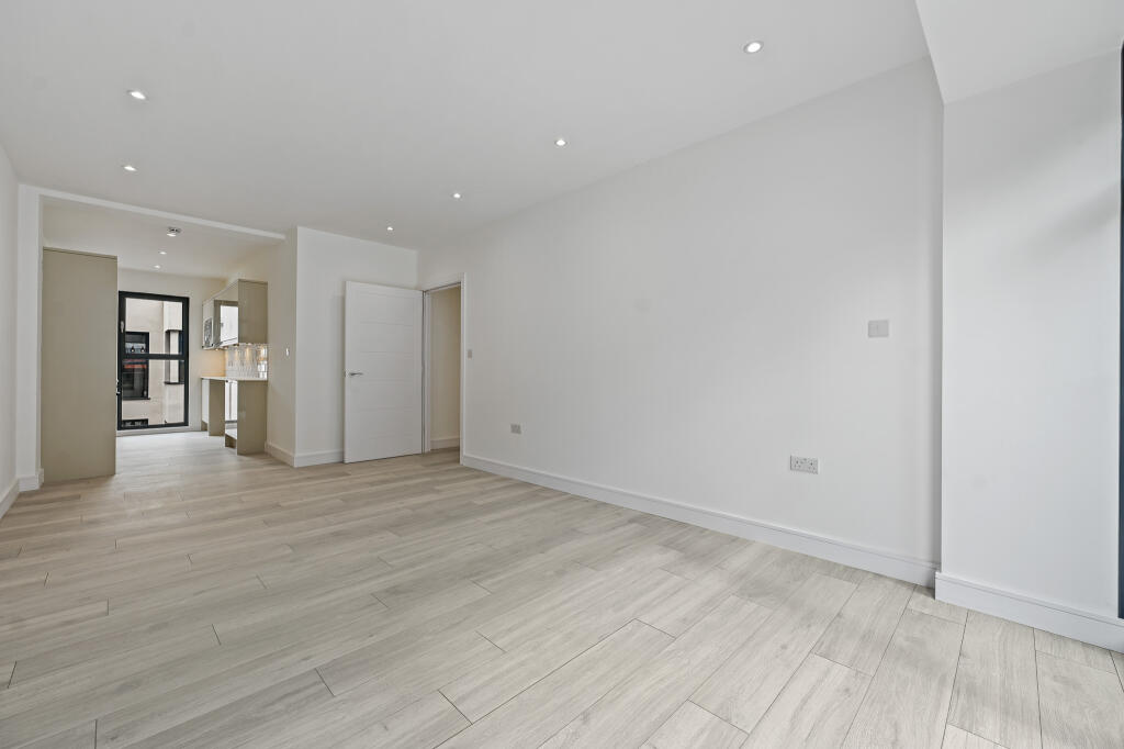 CS - Flat 5, 320 Station Road - 27 (1)