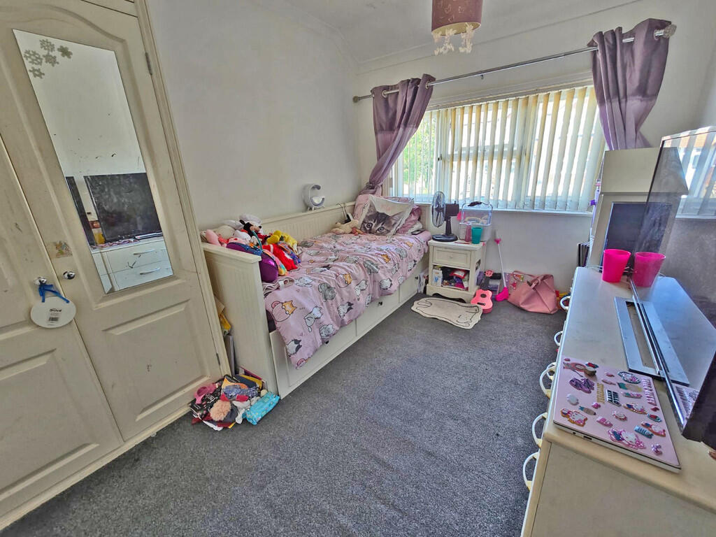 Second bedroom (1...