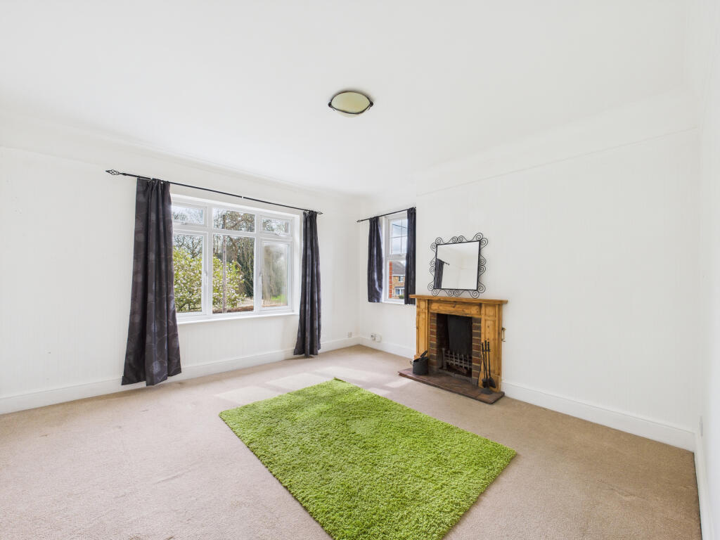 LIVING ROOM (1)
