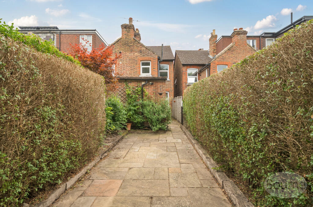 b9cf31cd-8cbe-459...