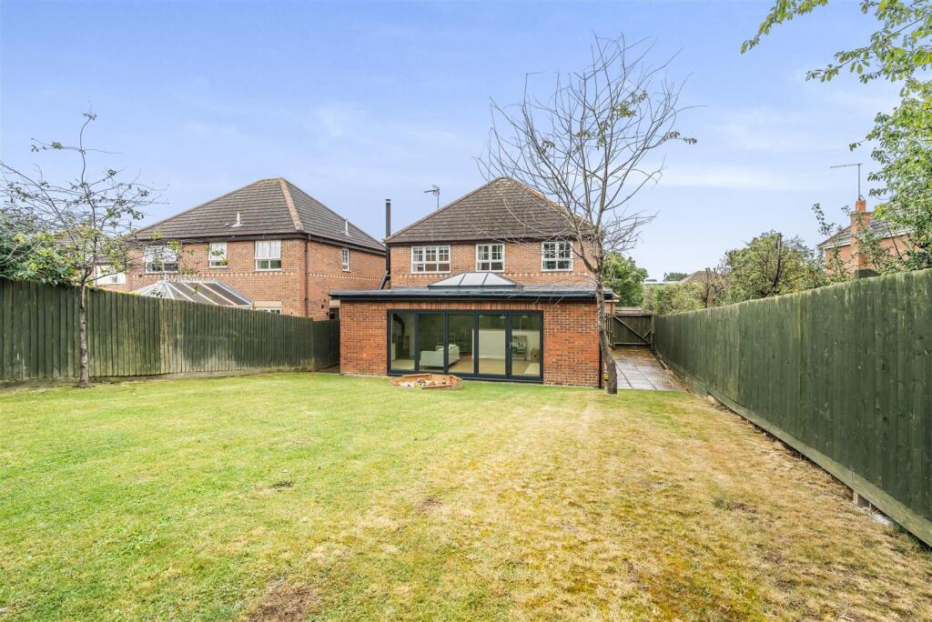 38 Graham Hill Road,Towcester