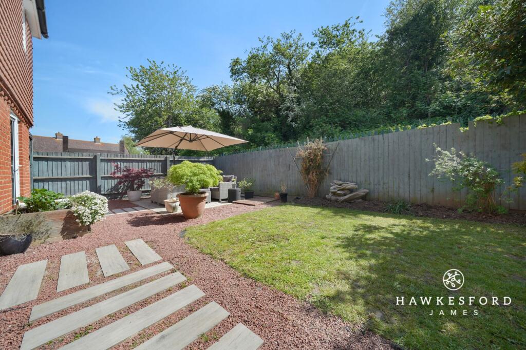 Barnfields Court, Sittingbourne - Garden