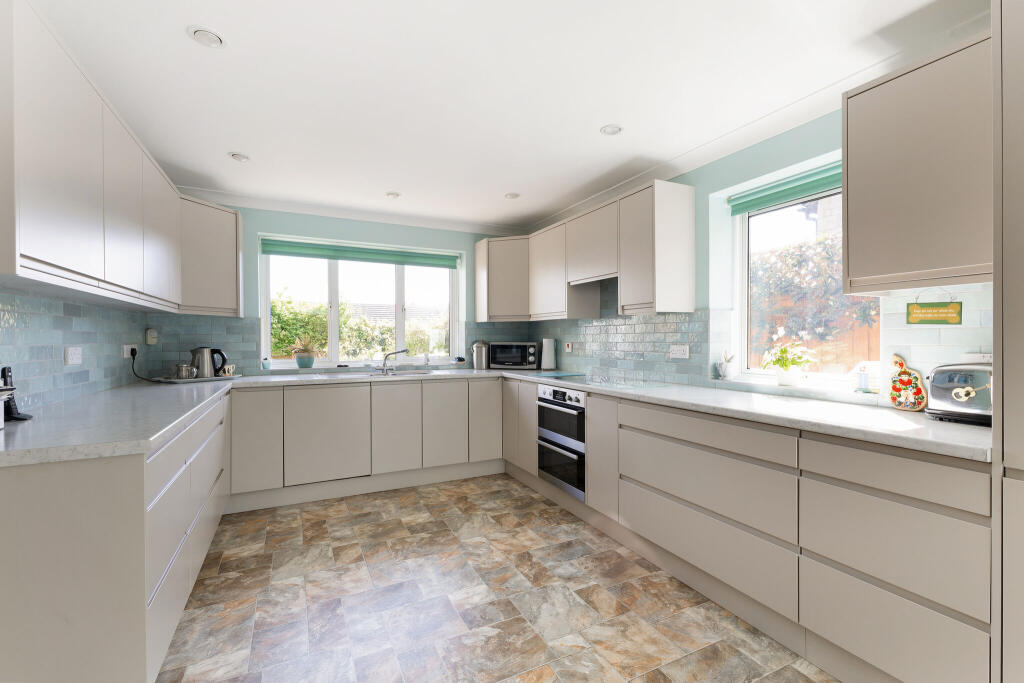 Kitchen/Breakfast Room