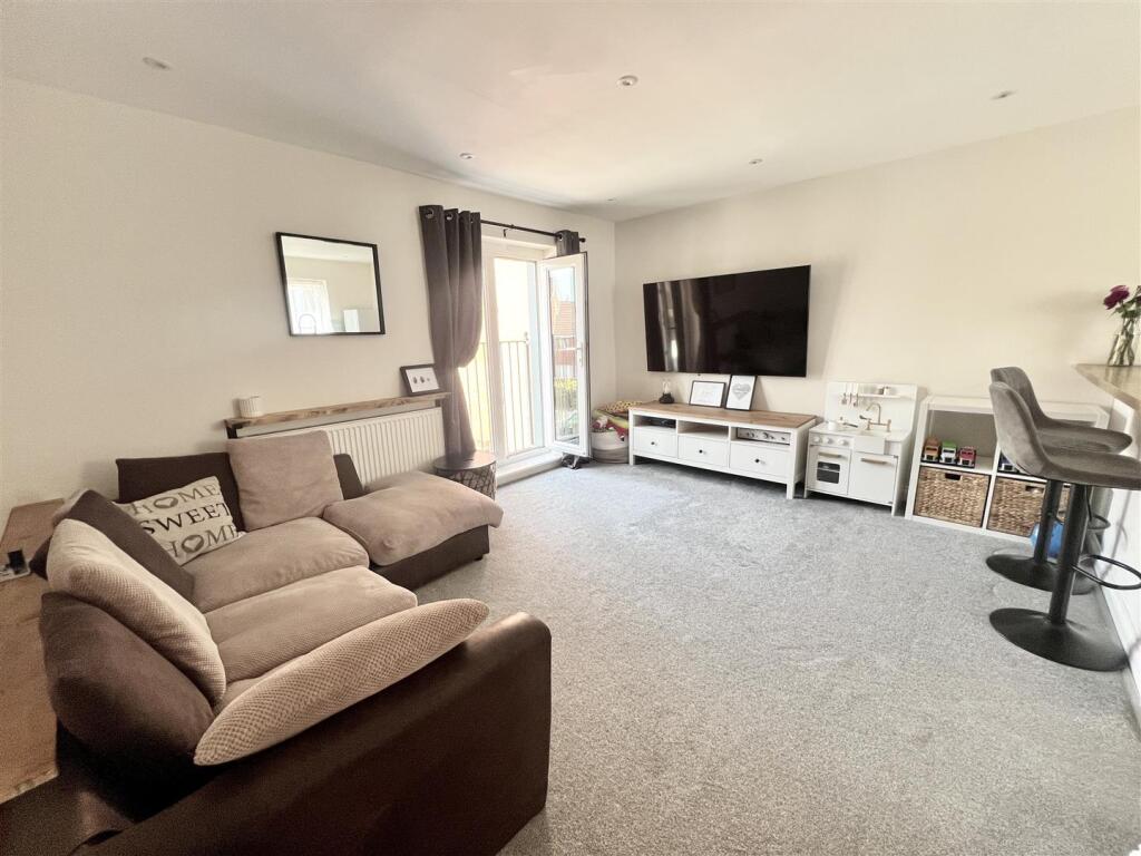 Living Room.jpg