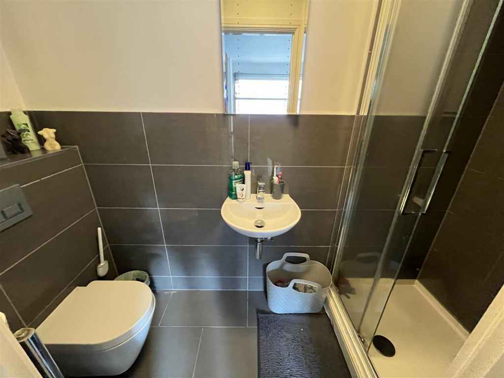Bed 1 En Suite