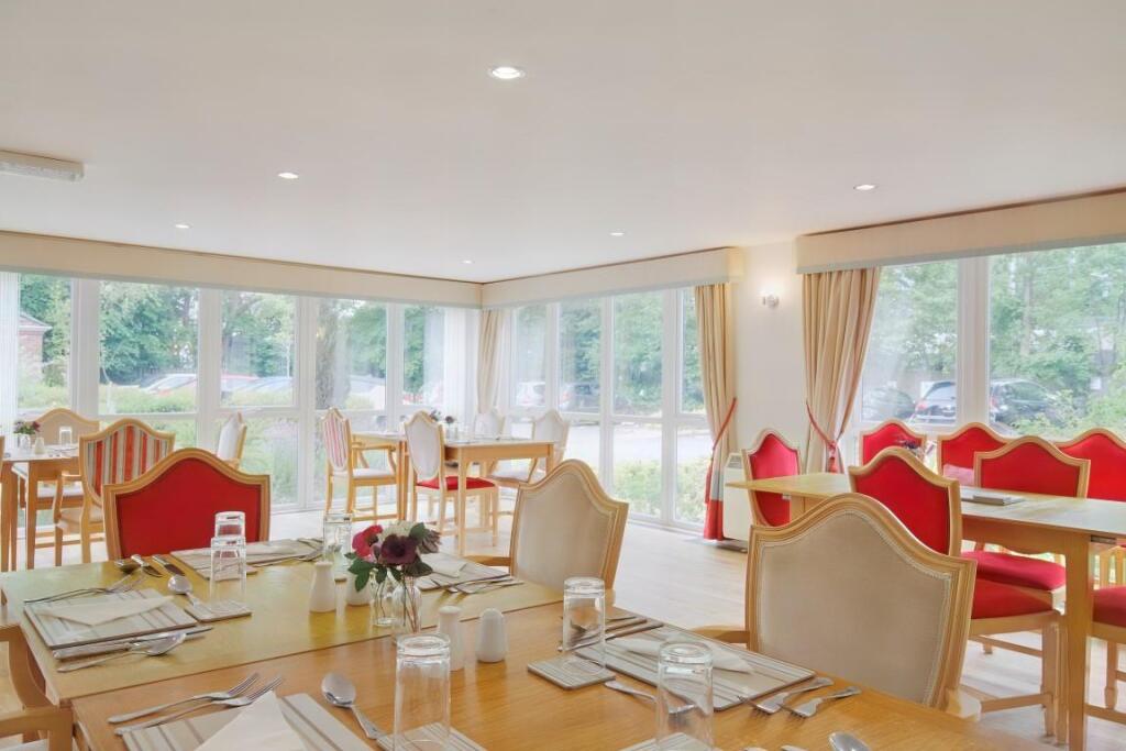 8561907-interior04 (Medium).JPG