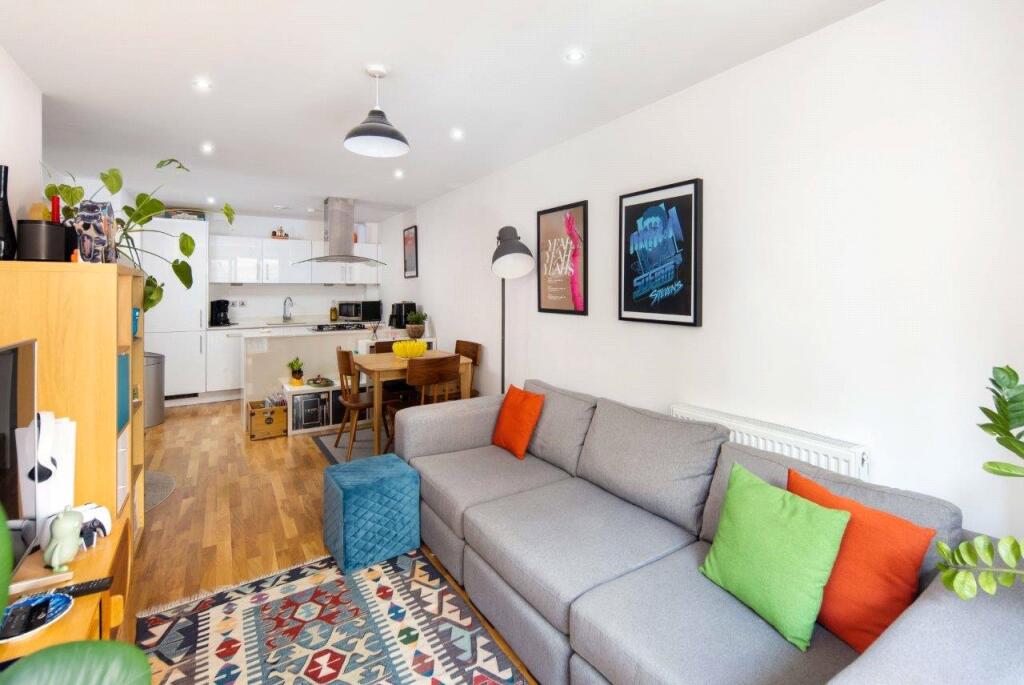 Living Room/Kitchen