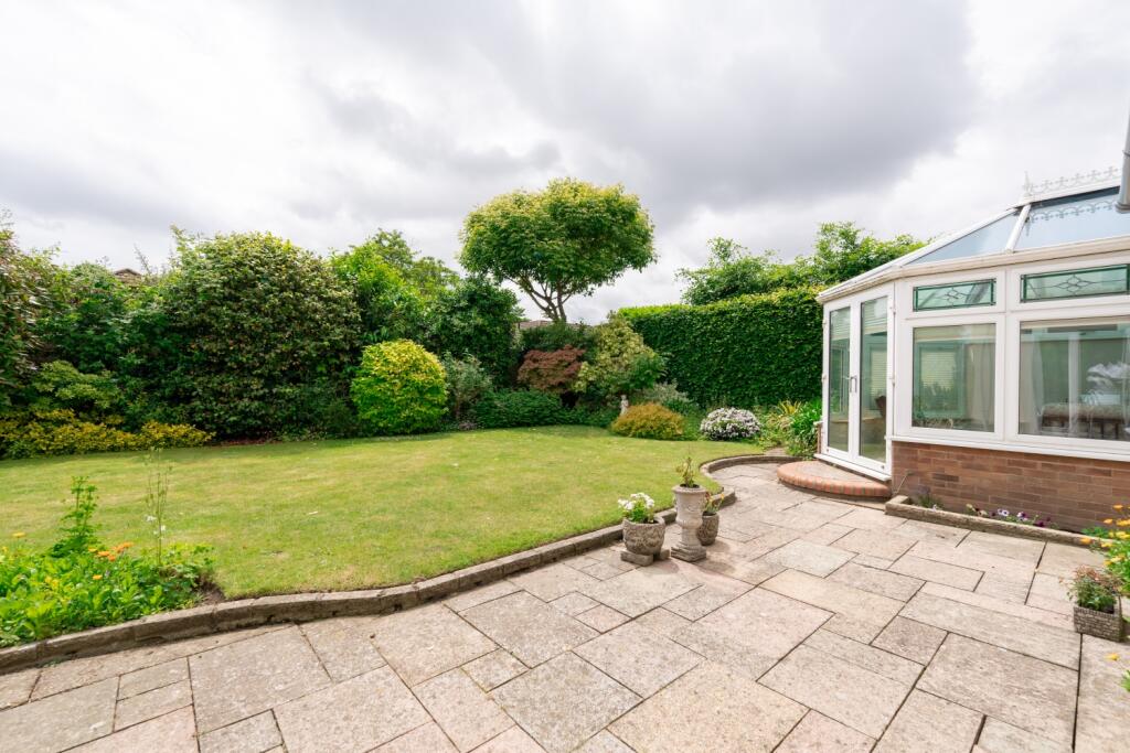 20240530130743 - 74A06105-HDR - 36 Links Avenue, F