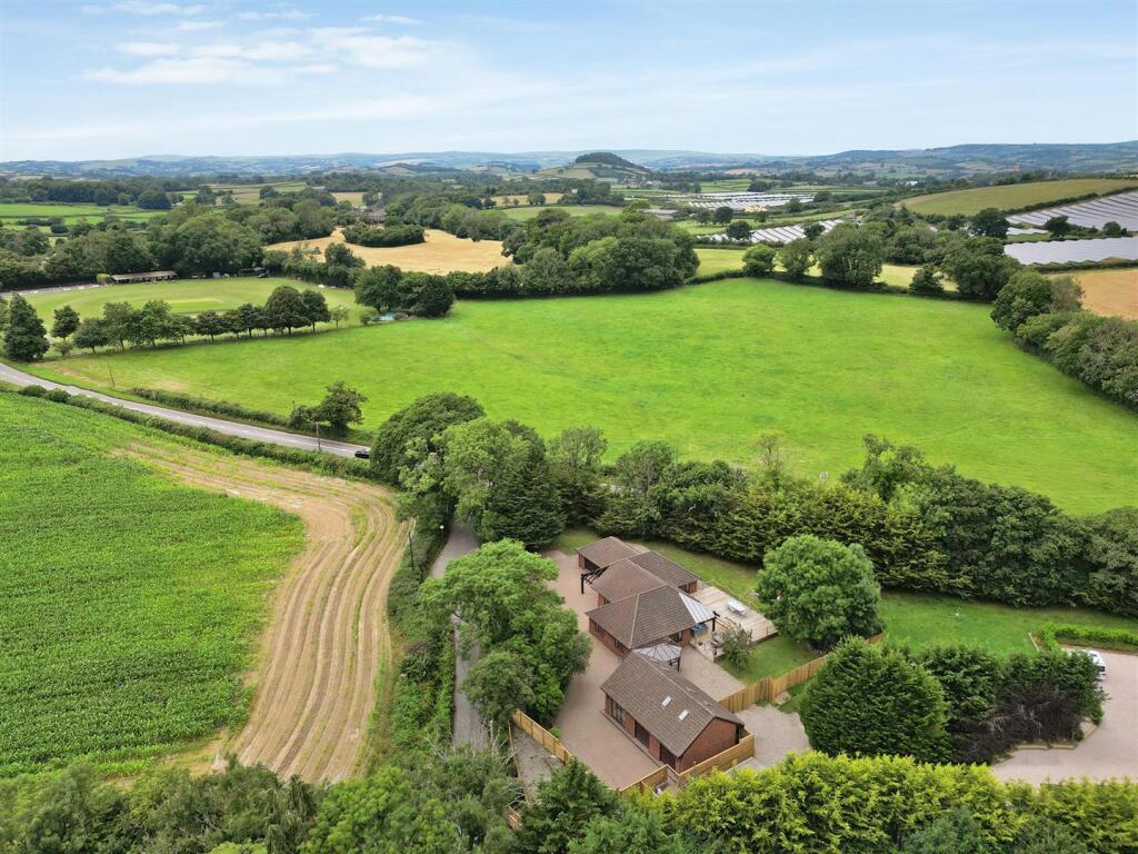 SpinnersMoon2025Spinners Moon (1)2.jpg