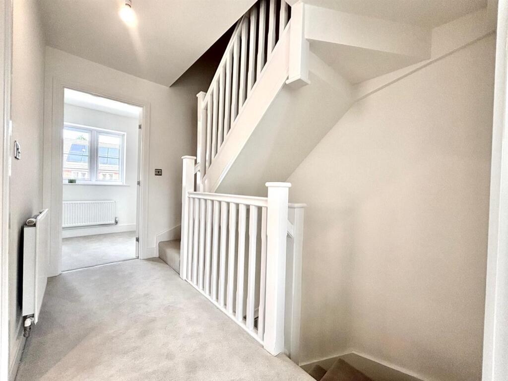 WhatsApp Image 2025-09-15 at 16.37.35_68850775.jpg