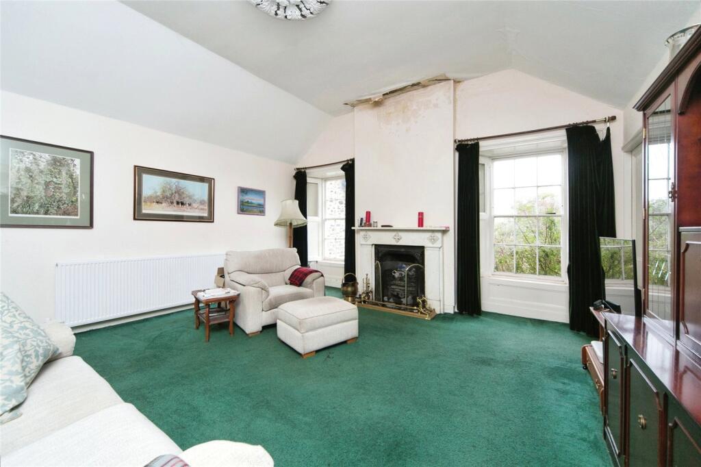 Fron Ganol Reception